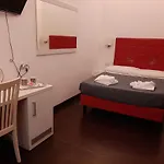 拉特拉尼dfm旅馆 4*